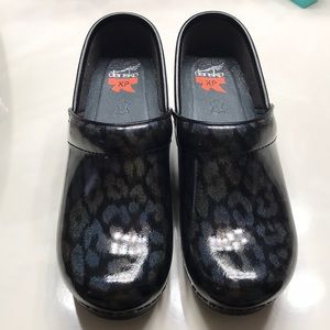 NWT Dansko XP Clogs